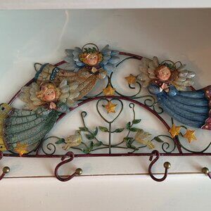 House of Lloyd Heavenly Angels Christmas Around The World Wall Art with Hooks